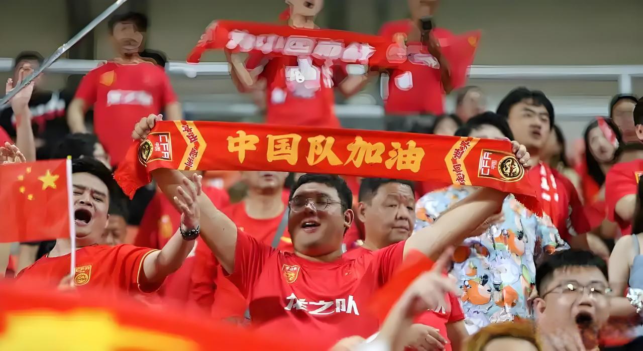 关于中国足球联赛备战备战练兵,球队士气高昂的信息